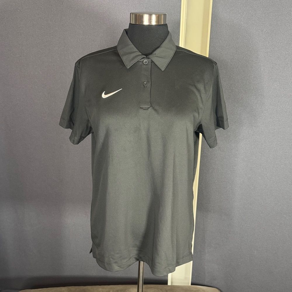 Nike Women’s Gray Collared Polo Shirt Short Sleeve Dri-Fit CU3206-060 Size L NWT